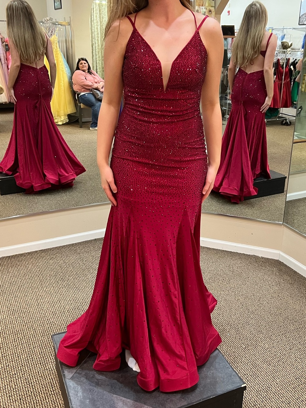 Elegant Burgundy Beaded Mermaid Dress - Sleeveless V-Neck Formal Prom/Homecoming